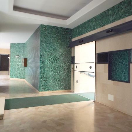 Lacaralele Apartment 米兰 外观 照片