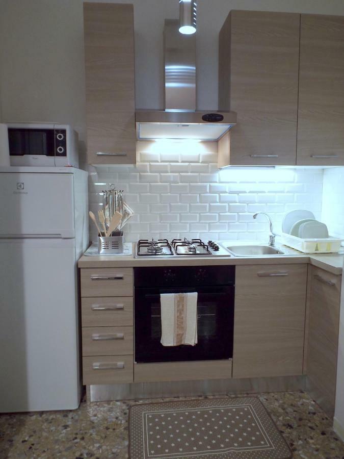 Lacaralele Apartment 米兰 外观 照片