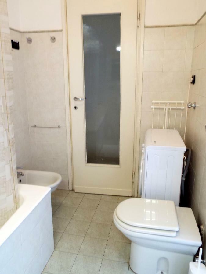 Lacaralele Apartment 米兰 外观 照片